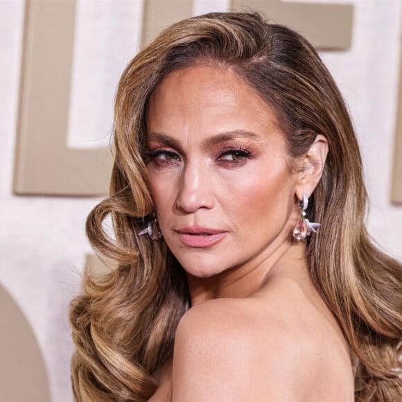 Au total, pas moins de sept spectacles, tous prévus entre le 20 et le 31 août, ont discrètement disparu de l'agenda
Jennifer Lopez à 81e Golden Globe Awards annuels qui ont eu lieu au Beverly Hilton Hotel à Beverly Hills.