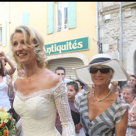 Mariage de Jean Dujardin et Alexandra Lamy à Anduze dans le Gard