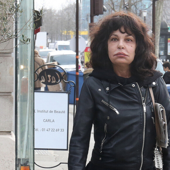 Exclusif - Isabelle Mergault - Arrivées et sorties dans les studios RTL à Paris. Le 23 février 2021