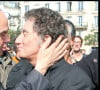Deux jours avant sa mort, Frédéric Mitterrand a appelé Jack Lang pour lui annoncer : "Je crois que c'est la fin, Jack" comme il l'a expliqué au "Parisien".
Les politiques participent à la techno parade. 