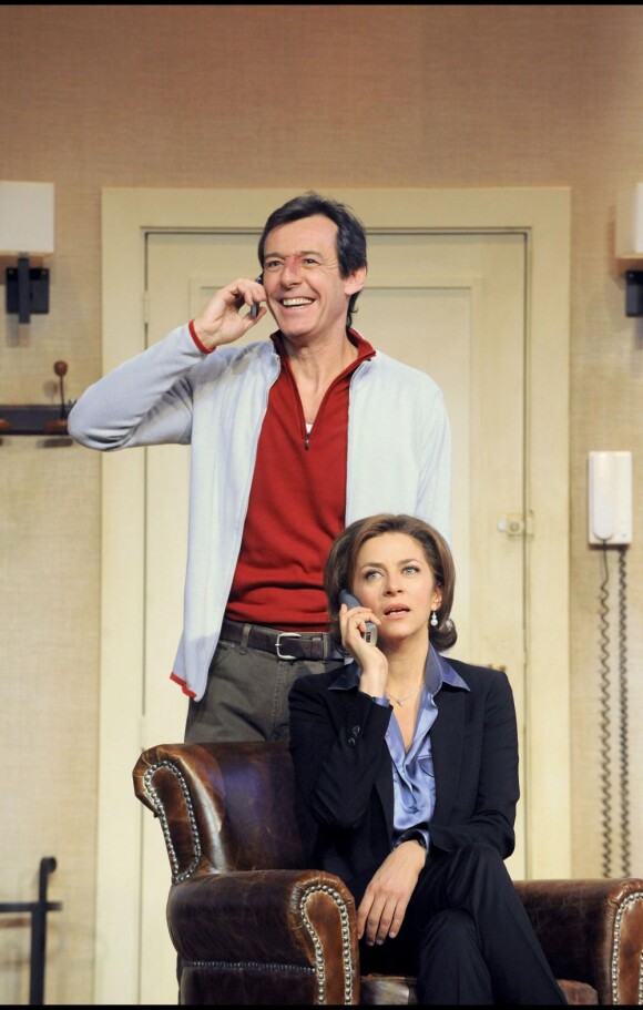 Jean-Luc Reichmann et Corinne Touzet partage l'affiche de l'excellente pièce de théâtre Personne n'est parfait, actuellement au Théâtre des Variétés. 