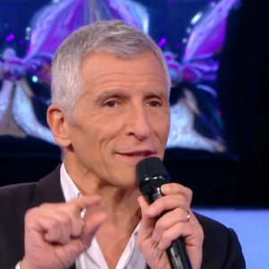 Nagui explique une règle imposée par la production face à la candidate Laura dans "N'oubliez pas les paroles", sur France 2 le 21 mars 2024.