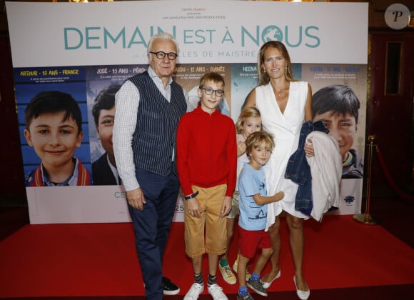 Alain Ducasse, sa femme Gwénäelle Guéguen et leurs enfants Arzhel, Daé et Tenzor à l'avant-première du documentaire "Demain est à nous" au Grand Rex à Paris, France, le 15 septembre 2019. © Marc Ausset-Lacroix/Bestimage