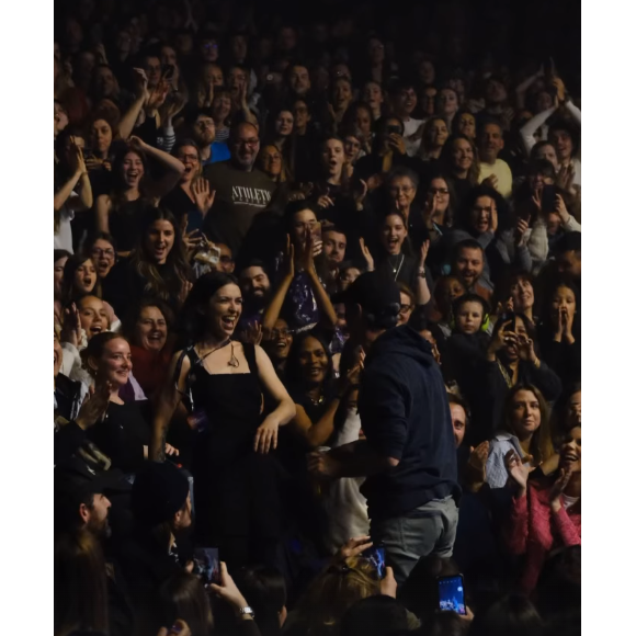 Et elle n'était pas seule !
Lucie Bernardoni avec Michaël Goldman dans le public du Dôme de Paris, lors de la tournée de la "Star Academy 2023"