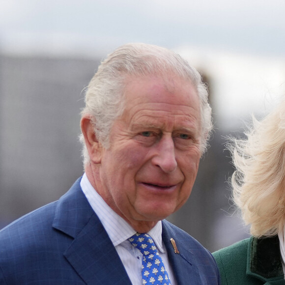 Le prince Charles, prince de Galles, Camilla Parker Bowles, duchesse de Cornouailles, et Catherine (Kate) Middleton, duchesse de Cambridge, arrivent pour une visite à la fondation Trinity Buoy Wharf, un site de formation pour les arts et la culture à Londres, Royaume Uni.