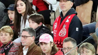 Gad Elmaleh et Charlotte Casiraghi : leur fils Raphaël, 10 ans, vit une scolarité "chaotique"