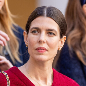 Charlotte Casiraghi - La famille princière monégasque dans la cour d'honneur du palais lors de la la fête nationale à Monaco, le 19 novembre 2023. © Olivier Huitel / Pool Monaco / Bestimage