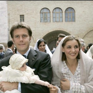 Clotilde Courau et son mari Emmanuel-Philibert arrivent au baptême de leur fille Vittoria. Assise, 30 mai 2004.