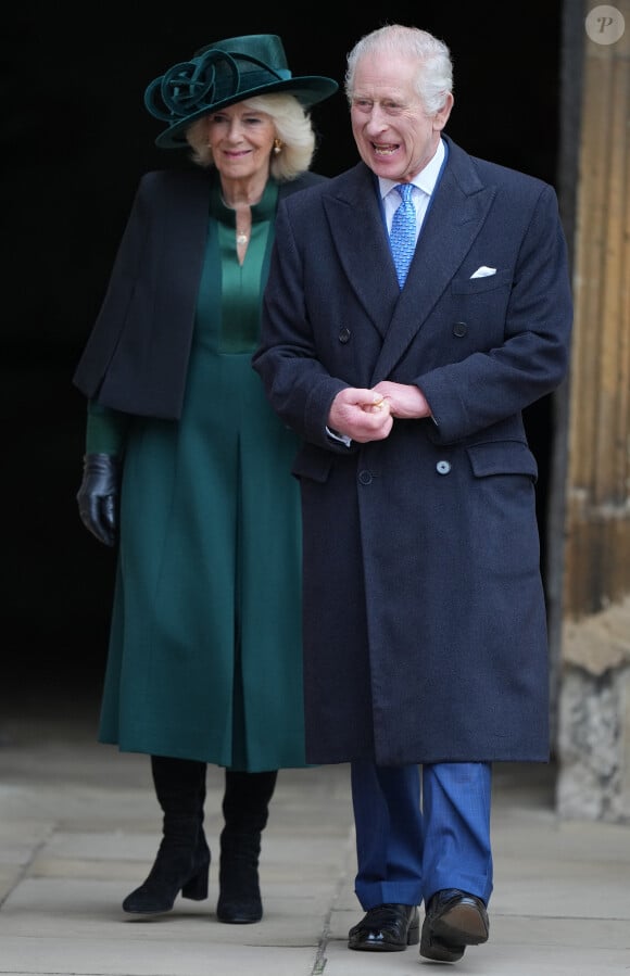 Pendant l'office religieux de Pâques à Windsor, plusieurs femmes ont choisi de porter une couleur synonyme d'espoir : le vert.
Le roi Charles III d'Angleterre et Camilla Parker Bowles, reine consort d'Angleterre - Les membres de la famille royale britannique arrivent à la chapelle Saint-George pour assister à la messe de Pâques. Windsor