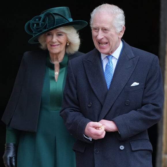 Pendant l'office religieux de Pâques à Windsor, plusieurs femmes ont choisi de porter une couleur synonyme d'espoir : le vert.
Le roi Charles III d'Angleterre et Camilla Parker Bowles, reine consort d'Angleterre - Les membres de la famille royale britannique arrivent à la chapelle Saint-George pour assister à la messe de Pâques. Windsor