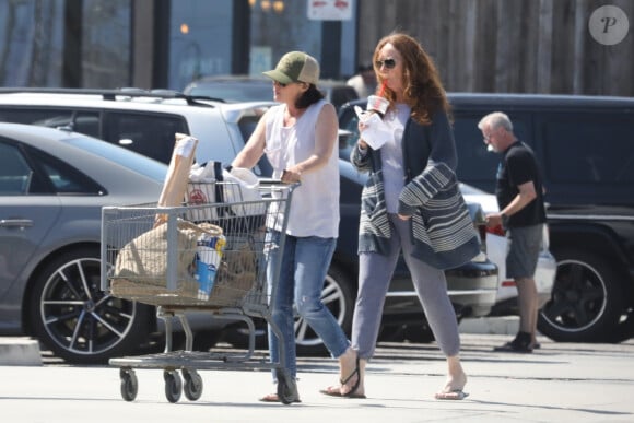 Shannen Doherty fait ses courses avec sa mère Rosa à Malibu, Californie, Etats-Unis, le 29 avril 2018.