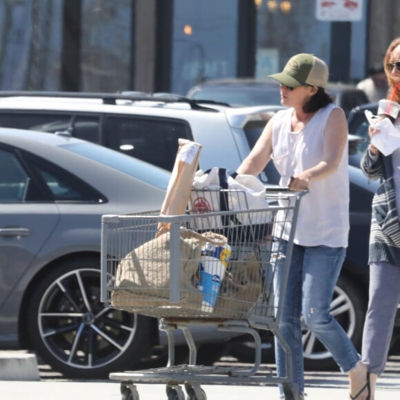 Shannen Doherty fait ses courses avec sa mère Rosa à Malibu, Californie, Etats-Unis, le 29 avril 2018.