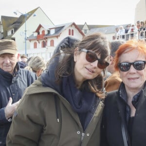 Valérie Perrin, Eva Darlan - Inauguration de la "Promenade Claude Lelouch" à Villers-sur-Mer le 26 mars 2023. © Jack Tribeca / Bestimage