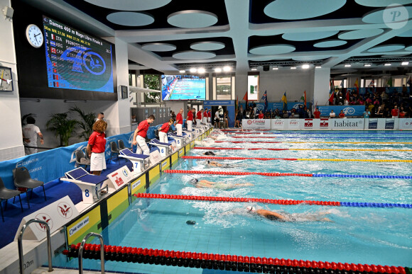 "Rien que pour cette vidéo, ça valait le coup de payer Tony Estanguet 300 000 euros", lance l'un d'eux
 
Exclusif - Illustration durant le 40eme Meeting International Natation de Monte-Carlo à la piscine du stade Louis II de Monaco, le 21 mai 2023. C'est au Mare Nostrum, le meeting international de natation de Monaco , que Charlene avait rencontré le prince Albert, en 2001, quand celui-ci lui avait offert le bouquet de la victoire pour sa médaille d'or au 200m dos. © Bruno Bebert/Bestimage