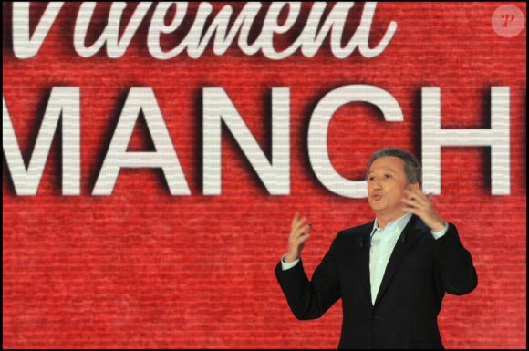 Michel Drucker sur son plateau  de Vivement Dimanche (17 mars 2010)