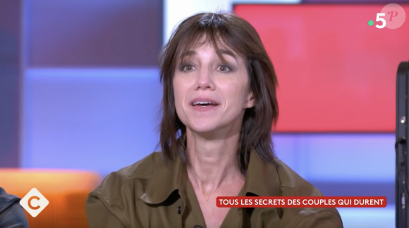 Charlotte Gainsbourg dans l'émission C à Vous sur France 5.