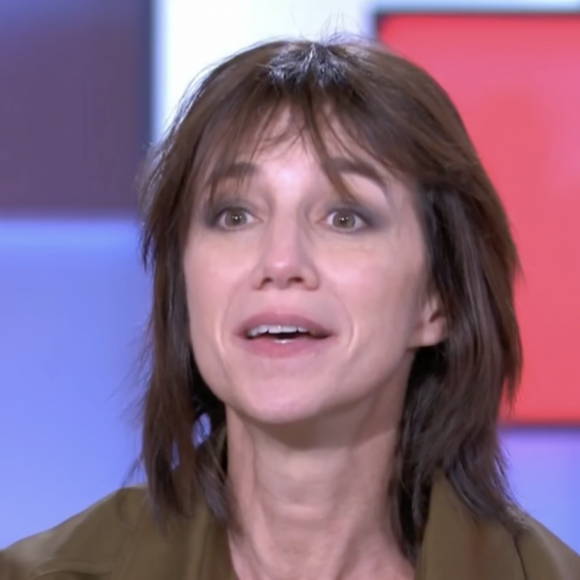 Charlotte Gainsbourg dans l'émission C à Vous sur France 5.