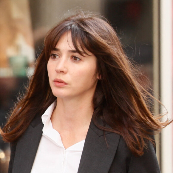 José Garcia a évoqué l'amour qu'il porte à la femme qui partage actuellement sa vie dans 50' inside sur TF1
José Garcia et sa compagne Camille - Arrivées des célébrités aux obsèques de Jane Birkin en l'église Saint-Roch à Paris. Le 24 juillet 2023 © Jacovides-KD Niko / Bestimage 