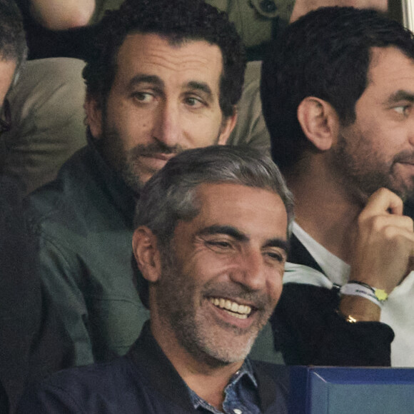 Ary Abittan - People dans les tribunes lors du match de football PSG Vs Clermont (1-1) au Parc des Princes à Paris le 6 avril 2024. © Cyril Moreau / Bestimage