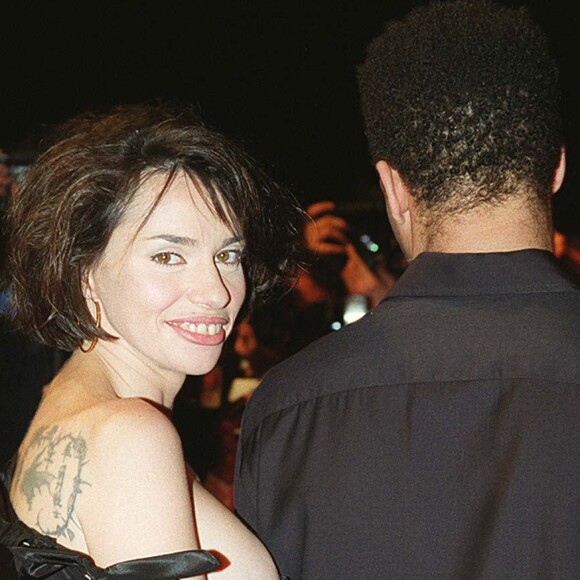 Béatrice Dalle et JoeyStarr en à Cannes en 2001.