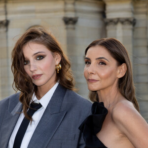 Clotilde Courau et sa fille Vittoria de Savoie - Photocall du défilé de mode automne-hiver Haute-Couture "Valentino" au château de Chantilly, lors de la fashion week de Paris. © Olivier Borde / Bestimage