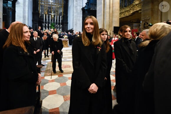 Notamment de Vittoria, 20 ans, qui suit leurs traces à tous les deux. 
La princesse Vittoria de Savoie, La princesse Luisa de Savoie, La princesse Clotilde Courau de Savoie - La cérémonie funéraire de Victor Emmanuel de Savoie, fils du dernier roi d'Italie, en la cathédrale Saint-Jean-Baptiste de Turin, le 10 février 2024. 