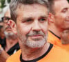 Hervé Mathoux (journaliste) lors du marathon Orange Night Run, une boucle de 5,274 km le long des quais de Seine, pour tenter de remporter l'un des 1000 dossards pour le Marathon Pour Tous des Jeux Olympiques de Paris 2024, à Paris, France, le 17 juin 2023. © Jonathan Rebboah/Panoramic/Bestimage