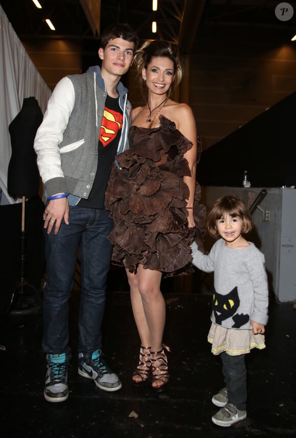 Adeline Blondieau avec son fils Aïtor et sa fille Wilona - Défilé du 20ème salon du chocolat 2014 à la Porte de Versailles à Paris le 28 octobre 2014.