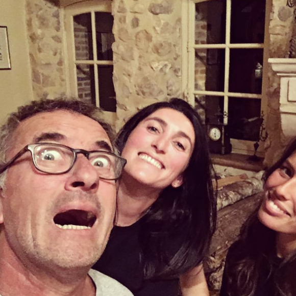 Depuis plus de 25 ans, l'ex-animateur de "Ciel, mon mardi !" se rend dans cette maison de campagne en famille
Christophe Dechavanne - Instagram - 2019