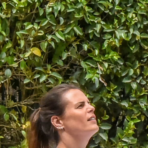 L’ancienne nageuse, Laure Manaudou est la première relayeuse française de la flamme olympique peu de temps après la cérémonie d'allumage sur le site antique d'Olympie, Grèce, le 16 avril 2024. © Intime/Panoramic/Bestimage 