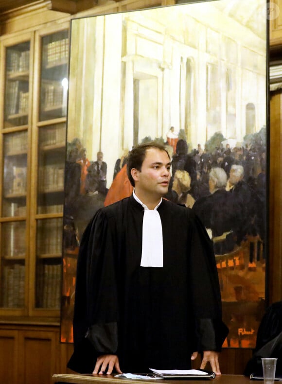 Exclusif - M. Charles Consigny, 11ème Secrétaire de la Conférence - Bernard Tapie intervient lors de la promotion 2020 de la conférence des avocats du barreau de Paris, 11ème séance du premier tour, à la bibliothèque de l'ordre à Paris. Le 7 septembre 2020. © Dominique Jacovides / Bestimage