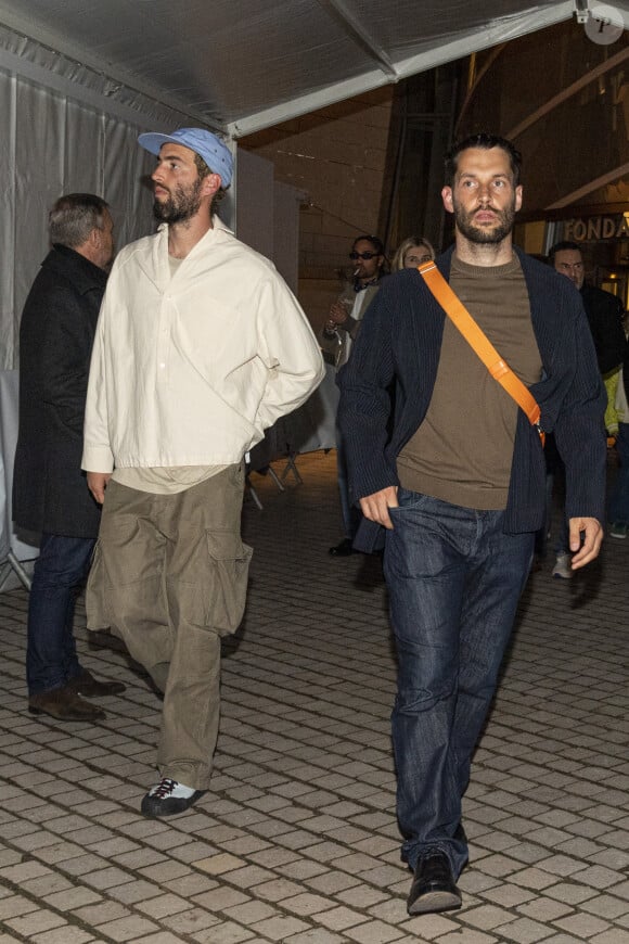 Exclusif - Simon Porte Jacquemus et son mari Marco Maestri - Les célébrités au concert de Jay Z à la fondation Louis Vuitton à Paris, France, le 14 avril 2023. © Da Silva-Perusseau/Bestimage