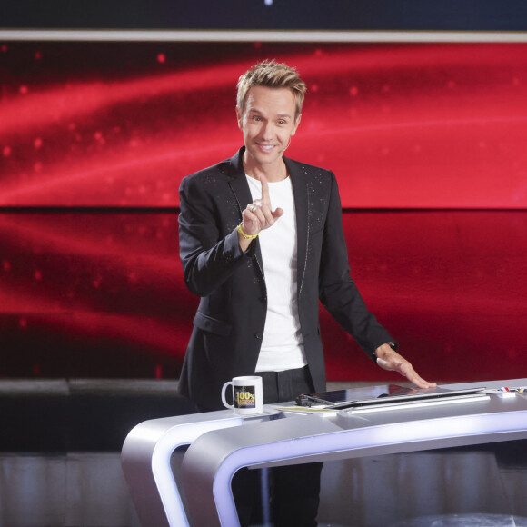 En effet, ce samedi 27 avril, Cyril Féraud a annoncé à nos confrères du Parisien qu'il reprenait le flambeau de Jarry dans Tout le monde veut prendre sa place. 
Exclusif - Cyril Féraud - Enregistrement de l'émission "100% Logique", présentée par C.Féraud et diffusée le 23 décembre sur France 2 © Jack Tribeca / Bestimage 