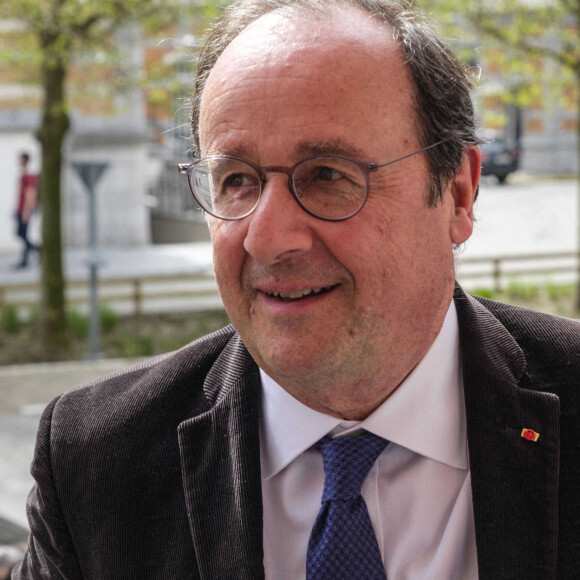 François Hollande à la Foire du Livre de Bruxelles le 07 avril 2024 - Photo par Quinet JM/Belpress/Andia.fr