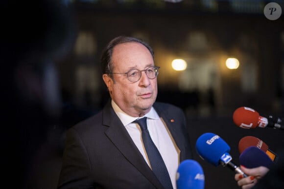 L'ancien président est de plus en plus présent sur les réseaux sociaux, où il dévoile son quotidien.
L'ancien président français François Hollande s'adresse à la presse alors qu'il quitte le palais présidentiel de l'Élysée après avoir rencontré le président français à Paris le 6 mars 2024, pour des entretiens portant sur la situation en Ukraine, dans le contexte de l'invasion russe de l'Ukraine. Photo par Eliot Blondet / ABACAPRESS.COM