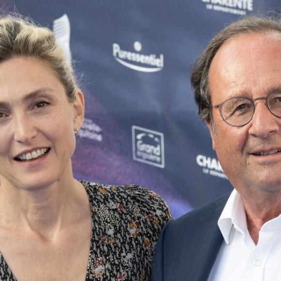 C'est parfois même Julie Gayet qui prend les photos !
Julie Gayet et l'ancien président de la République française François Hollande assistent au photocall Le Proces Goldman lors du 16e Festival du film francophone d'Angoulême le 25 août 2023 à Angoulême, France. Photo par David Niviere/ABACAPRESS.COM