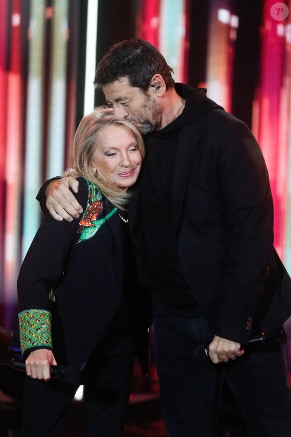 le concert du dimanche 28 avril 2024 au Zénith de Nantes, dernière date d'une belle série de Zénith.
Exclusif - Véronique Sanson, Patrick Bruel - Enregistrement de l'émission "La fête de la Chanson française" au Dôme à Paris, présentée par L.Thilleman et A.Manoukian, et diffusée le 22 décembre sur France 3 © Christophe Clovis / Bestimage 