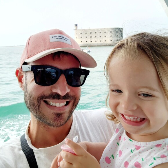 Il a reçu le soutien de ses abonnés après son annonce
Vivien de "Mariés au premier regard" avec sa fille Victoire