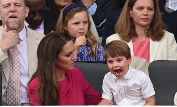 Kate Catherine Middleton, duchesse de Cambridge, le prince Louis, la princesse Charlotte, Mia Tindall - La famille royale d'Angleterre lors de la parade devant le palais de Buckingham, à l'occasion du jubilé de la reine d'Angleterre. le 5 juin 2022