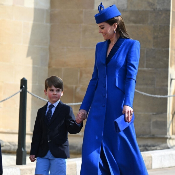 Le prince Louis et sa mère Kate Middleton - La famille royale arrive à la chapelle Saint-Georges pour la messe de Pâques au château de Windsor.