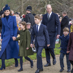 Le prince William, prince de Galles, et Catherine (Kate) Middleton, princesse de Galles, La princesse Charlotte de Galles, Le prince George de Galles,, Le prince Louis de Galles, Mia Tindall