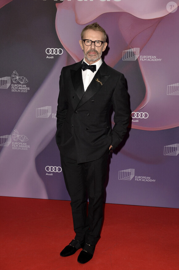 Lambert Wilson - Photocall de la cérémonie des "European Film Awards (Prix du Cinéma Européen)" à Berlin. Le 9 décembre 2023