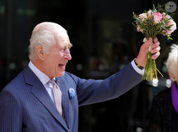 Le roi Charles III d'Angleterre et la reine consort Camilla visitent le University College Hospital Macmillan Cancer Centre à Londres le 30 avril 2024. 