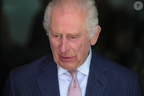 Le roi Charles III d'Angleterre et la reine consort Camilla visitent le University College Hospital Macmillan Cancer Centre à Londres le 30 avril 2024. 