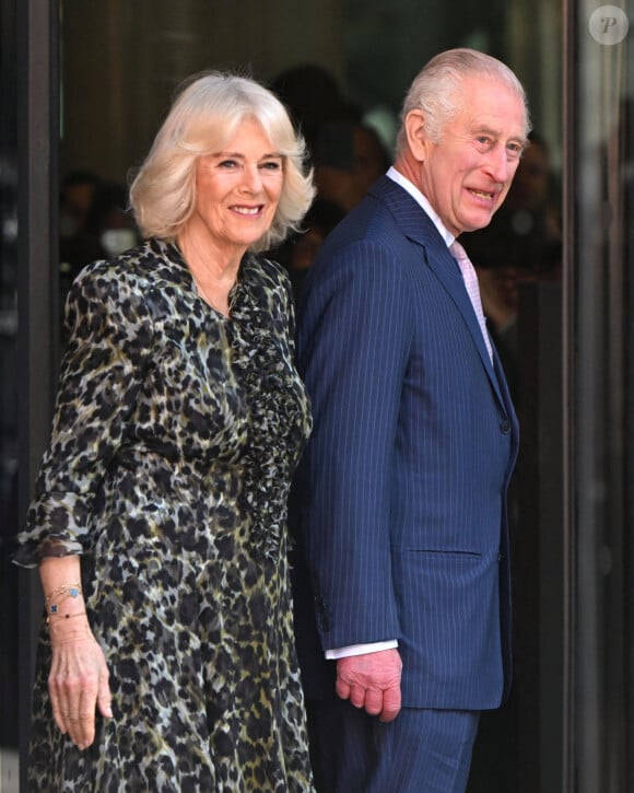 Le roi Charles III d'Angleterre et la reine consort Camilla à leur arrivée au "University College Hospital Macmillan Cancer Centre" à Londres. Le 30 avril 2024 