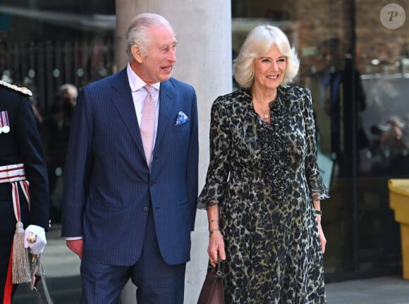 Le roi Charles III d'Angleterre et la reine consort Camilla à leur arrivée au "University College Hospital Macmillan Cancer Centre" à Londres. Le 30 avril 2024 