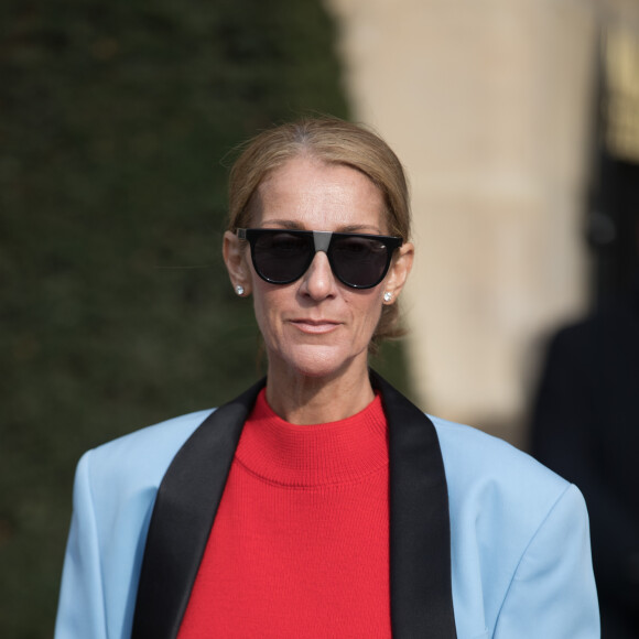 Céline Dion sort de l'hôtel de Crillon à Paris le 31 janvier 2019.