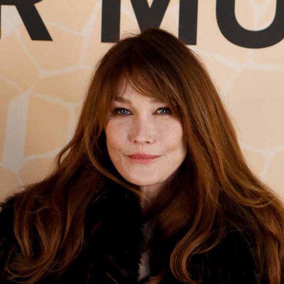 Carla Bruni - Sarkozy - People au défilé haute couture Zuhair Murad au palais de Tokyo à Paris, France, le 24 janvier 2024. © Christophe Clovis / Bestimage
