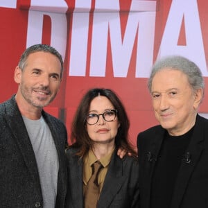 Exclusif - Jérémy Banster, Evelyne Bouix et Michel Drucker - Enregistrement de l'émission "Vivement Dimanche" au Studio Gabriel à Paris, présentée par M.Drucker et diffusée le 5 mai sur France 3. Le 29 avril 2024 © Guillaume Gaffiot / Bestimage