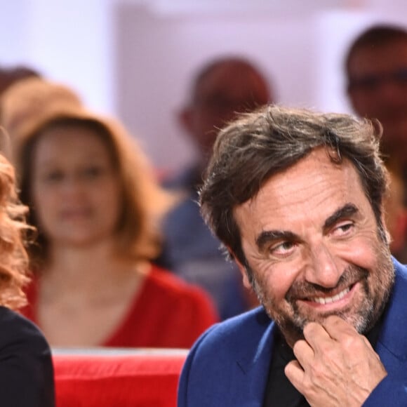 Exclusif - André Manoukian - Enregistrement de l'émission "Vivement Dimanche" au Studio Gabriel à Paris, présentée par M.Drucker et diffusée le 5 mai sur France 3. Le 29 avril 2024 © Guillaume Gaffiot / Bestimage